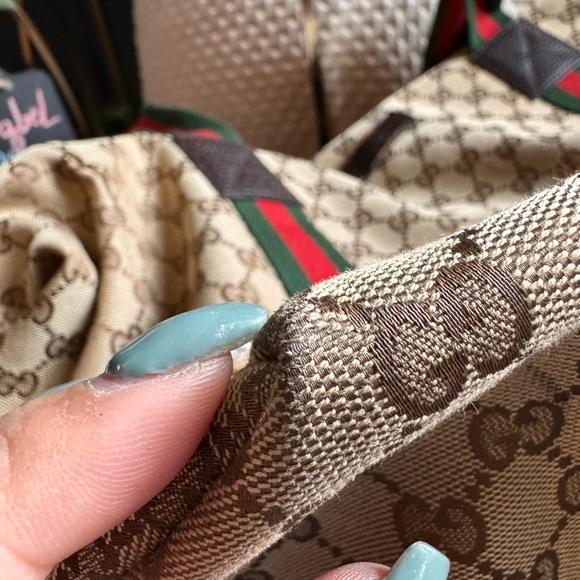 Gucci duffle travel/gym bag *PRICE is FIRM - Picture 6 of 16